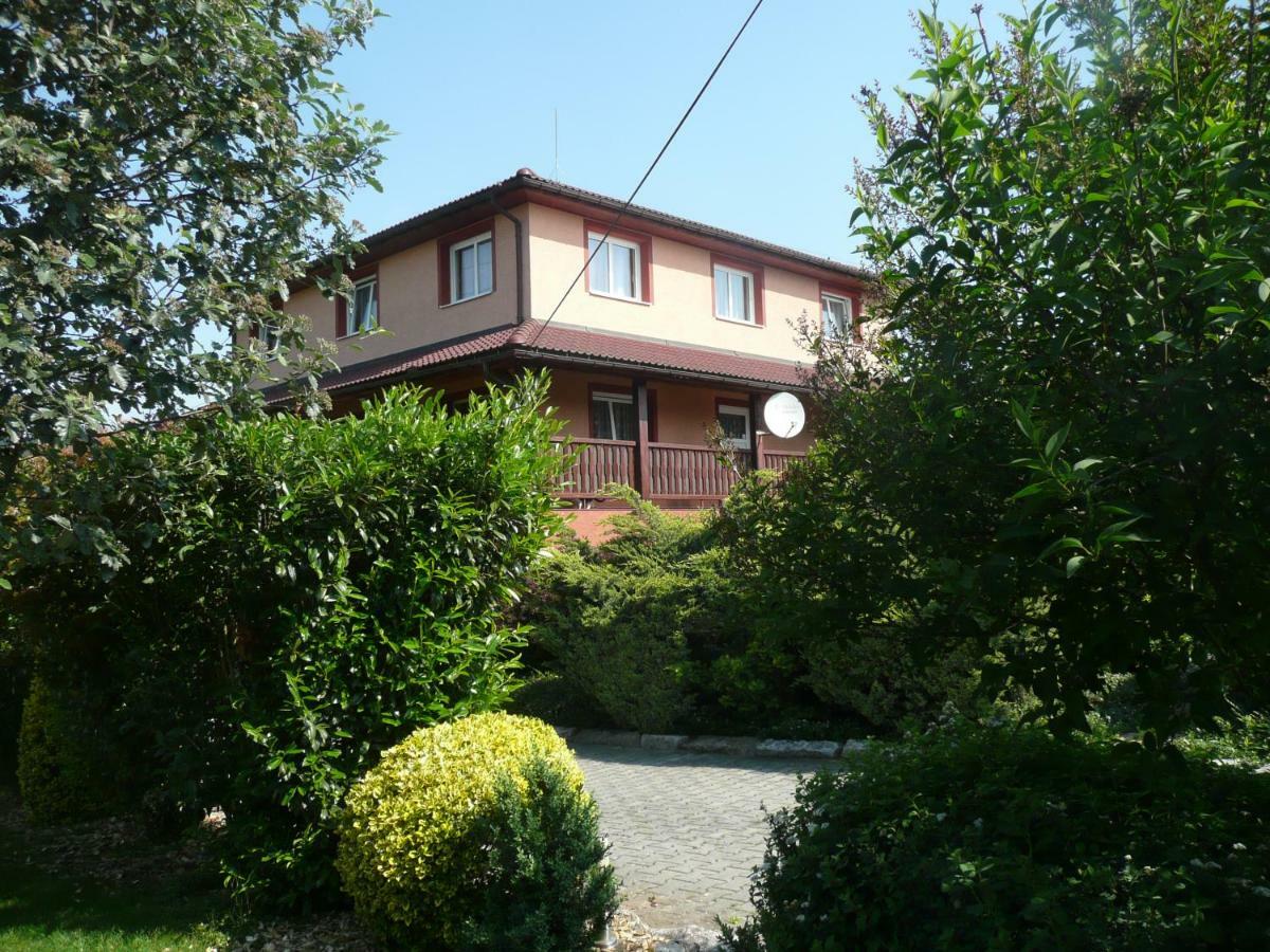 Dobřichovice Penzion U Tulaka מראה חיצוני תמונה
